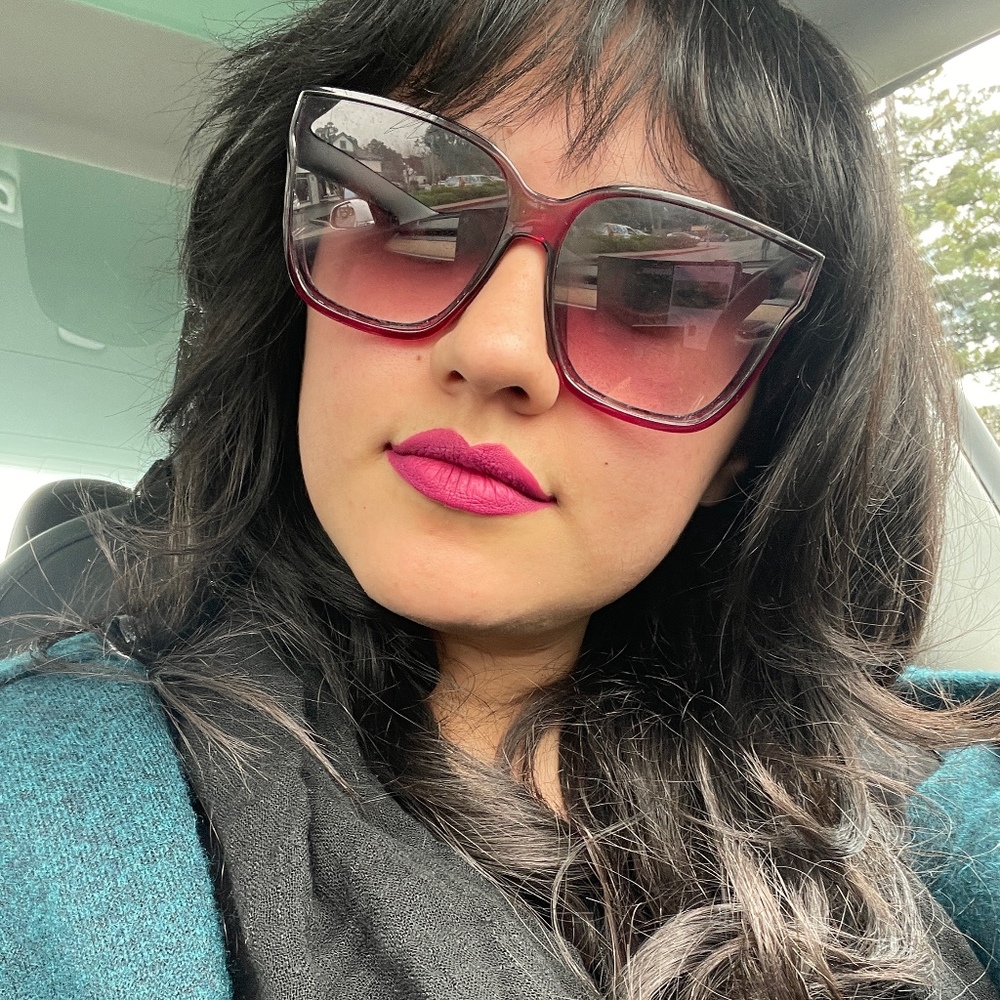 Meet your Posher, Viviana